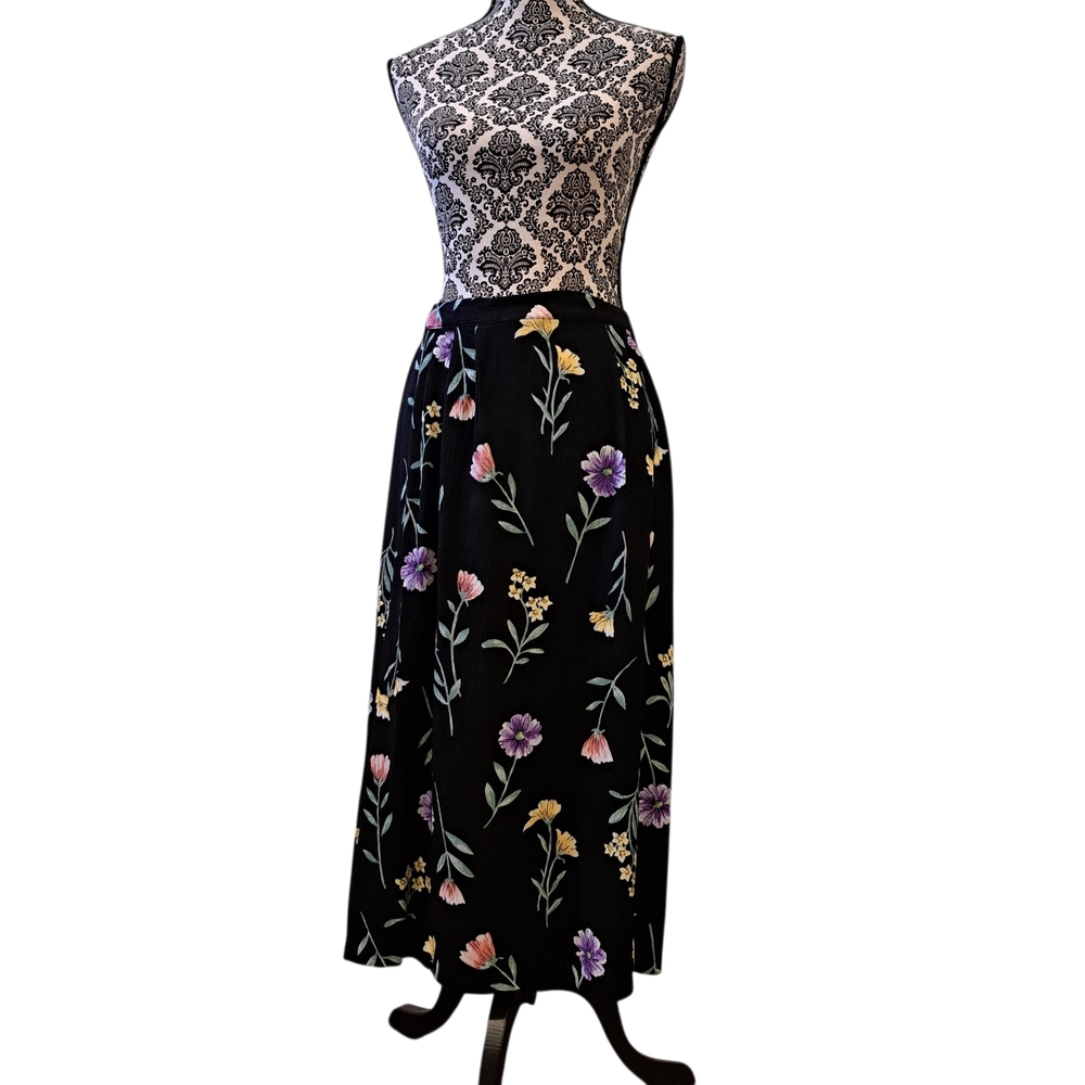 Jaclyn Smith Black Floral midi Skirt size Large